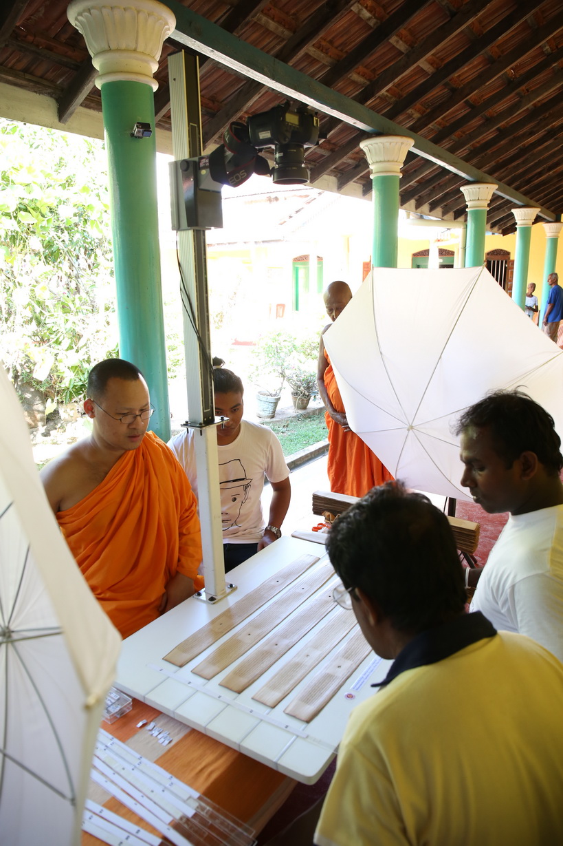 srilanka/2014-02-26_ศรีลังกา_ถ่ายใบลาน_พี่สุวรรณ (211).JPG